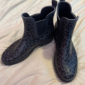 Leopard Print Black Ankle Rainboots / Goulashes